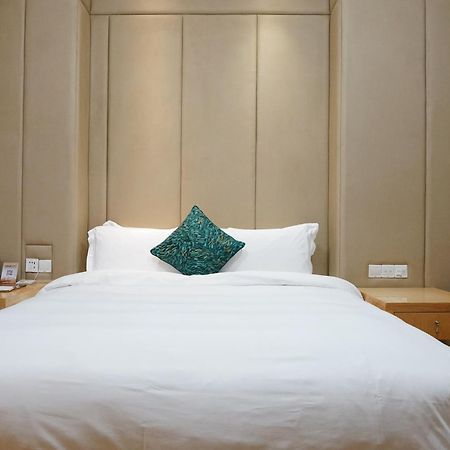 Paco Hotel Ouzhuang Metro Guangzhou-Free Shuttle To Canton Fair Екстериор снимка