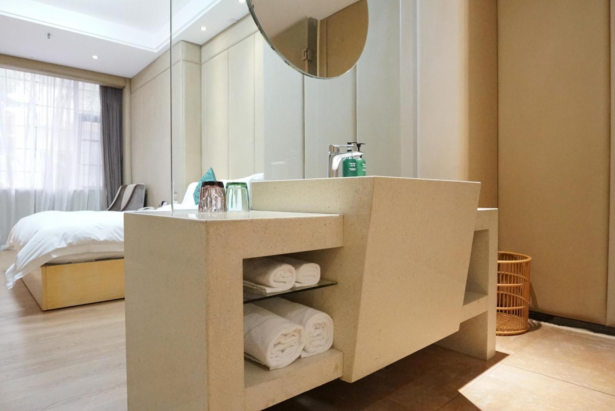 Paco Hotel Ouzhuang Metro Guangzhou-Free Shuttle To Canton Fair Екстериор снимка